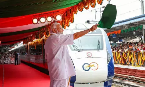 New Delhi: PM Narendra Modi flags off Keralas first Vande Bharat Express train