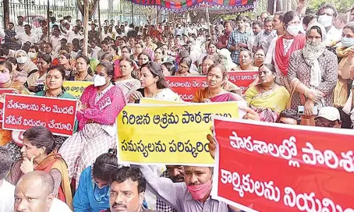 Hyderabad: Government school teachers stage protests over transfers