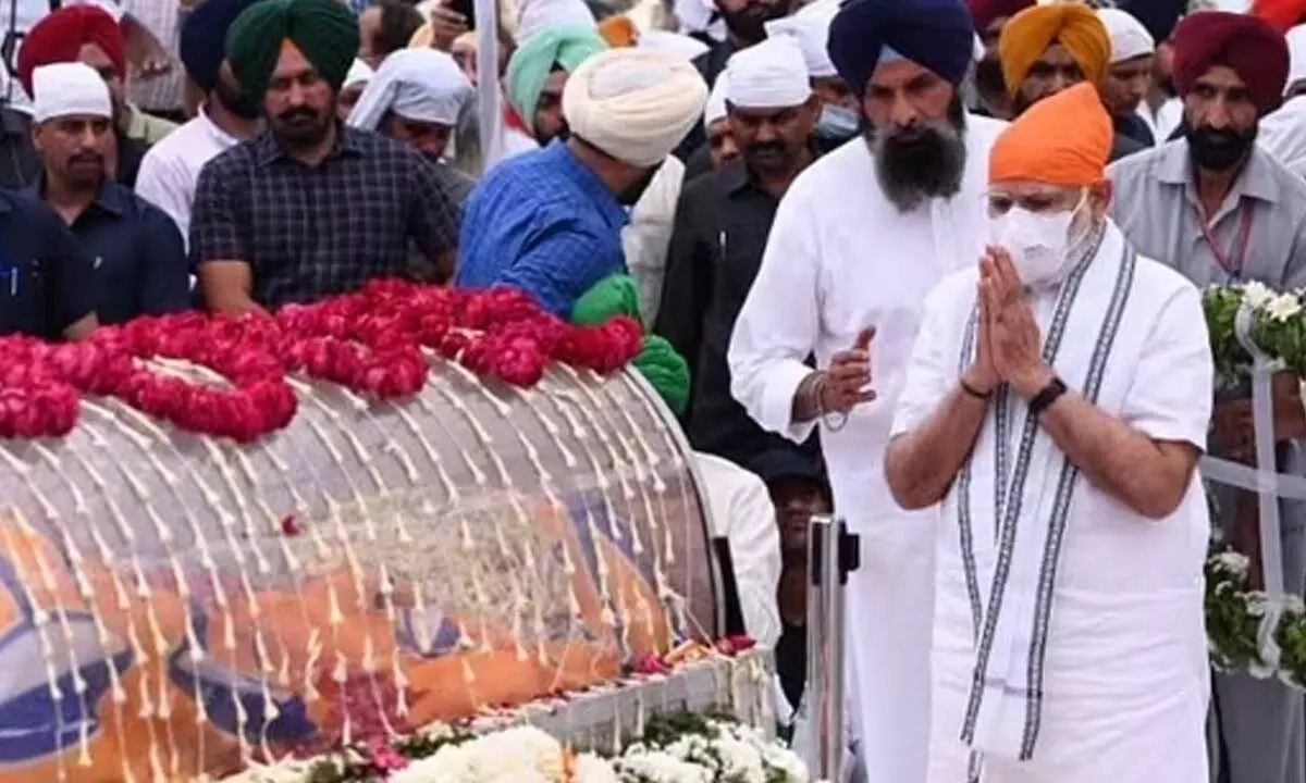 PM Modi Pays His Respects To Akali Dal Patriarch Parkash Singh Badal