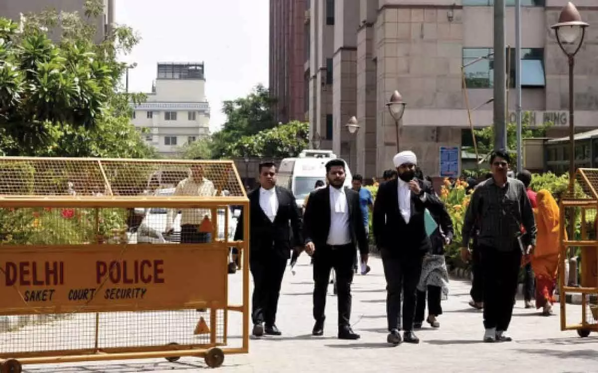 New Delhi: High Court directs meeting of police, lawyers over security measures