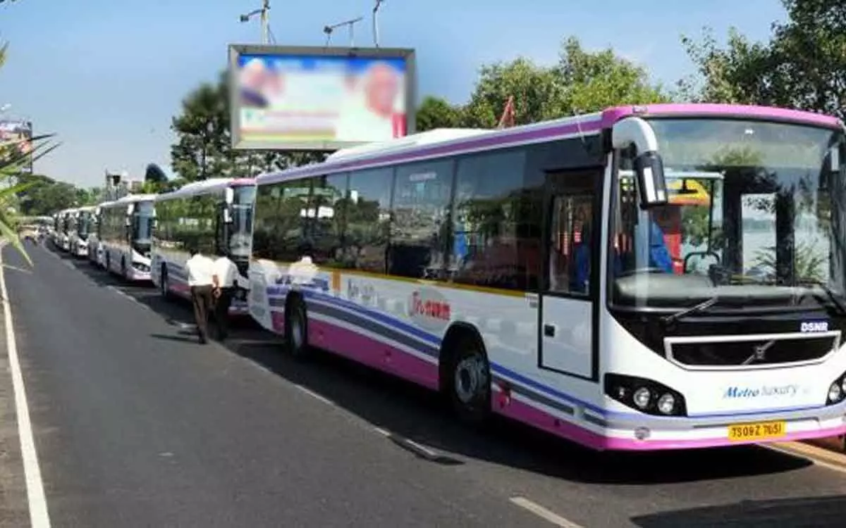 Hyderabad: As mercury rises, commuters clamour for more air conditioned RTC  buses
