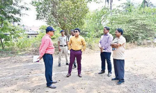 Visakhapatnam: DRM Anup Satpathy pays surprise visit to Wireless colony