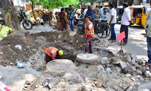 Dirty water lands 100 in city hospitals