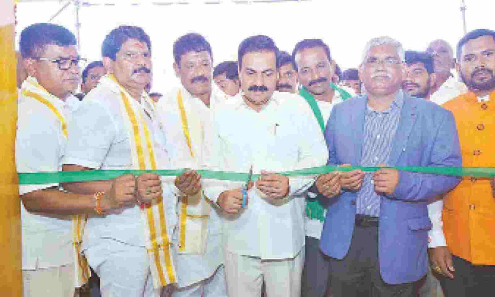 Railway Kodur Agriculture Minister Kakani Govardhan Reddy