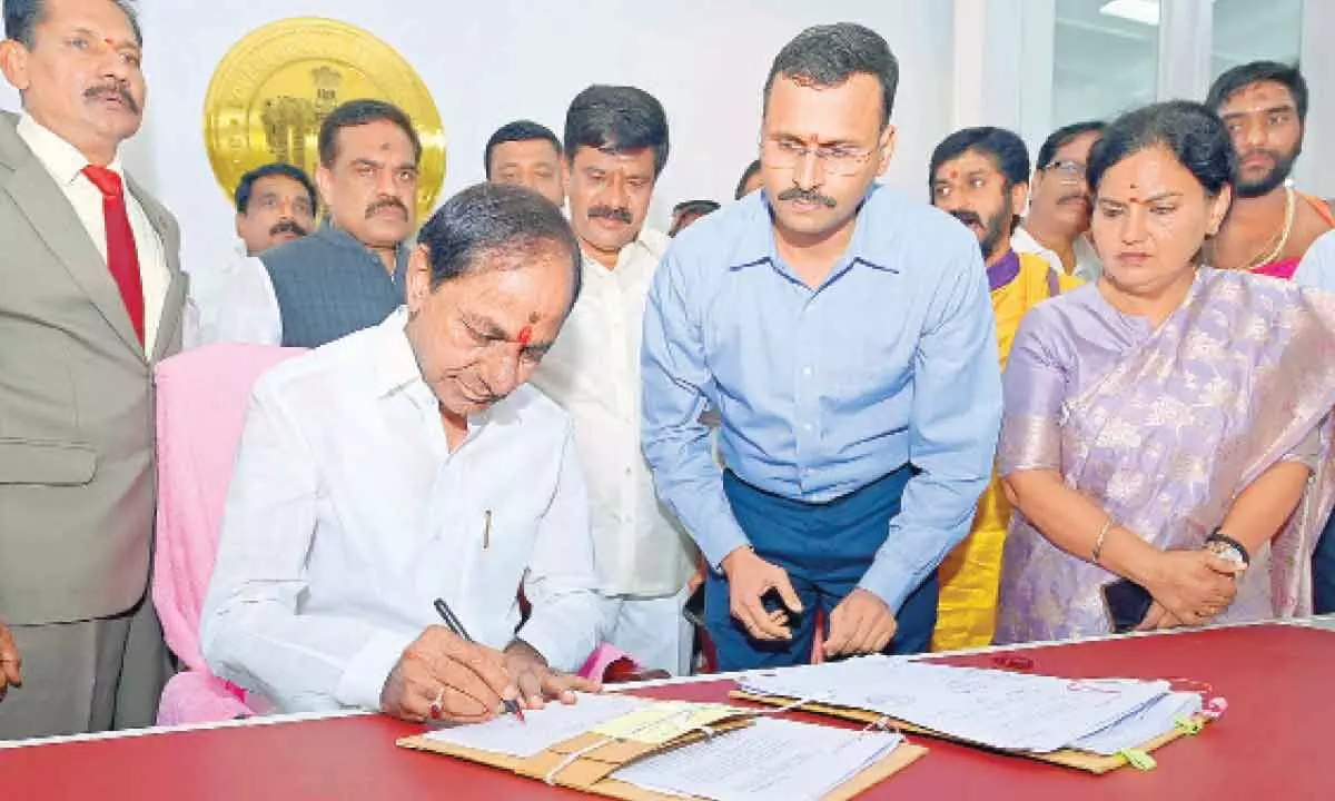 CM KCR signs 6 files on day one in his new chamber