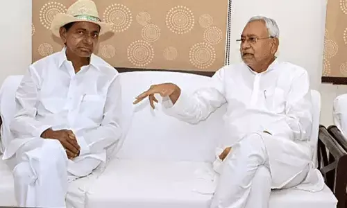 KCR may sail with Nitish for Oppn unity, but not ready to accept Rahul