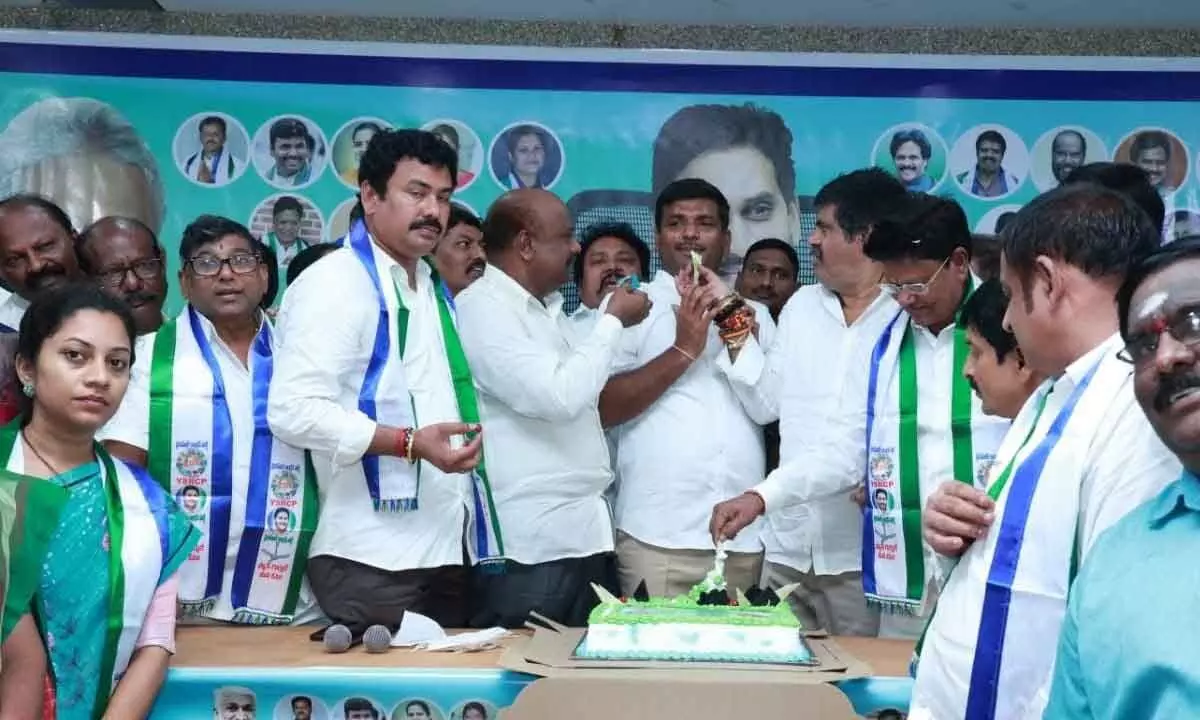 Visakhapatnam: CM YS Jagan Mohan Reddy created history with 75% jobs to locals says Gudivada Amarnath