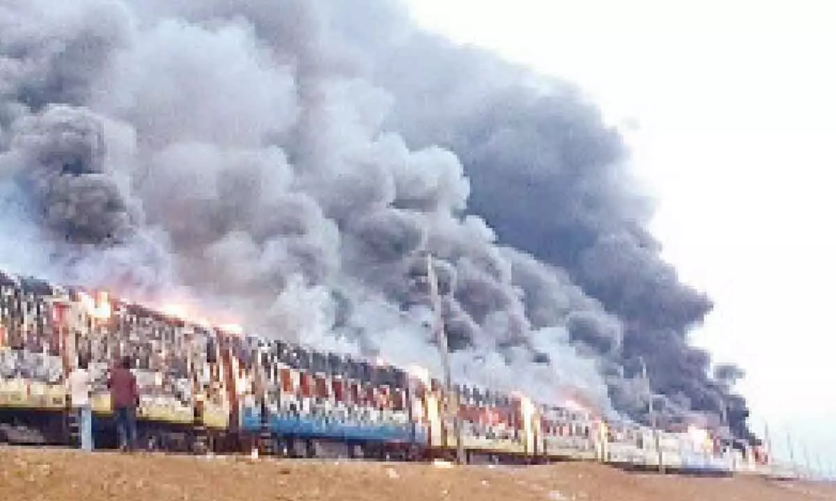 Vijayawada: Railway court dismisses Tuni train arson case