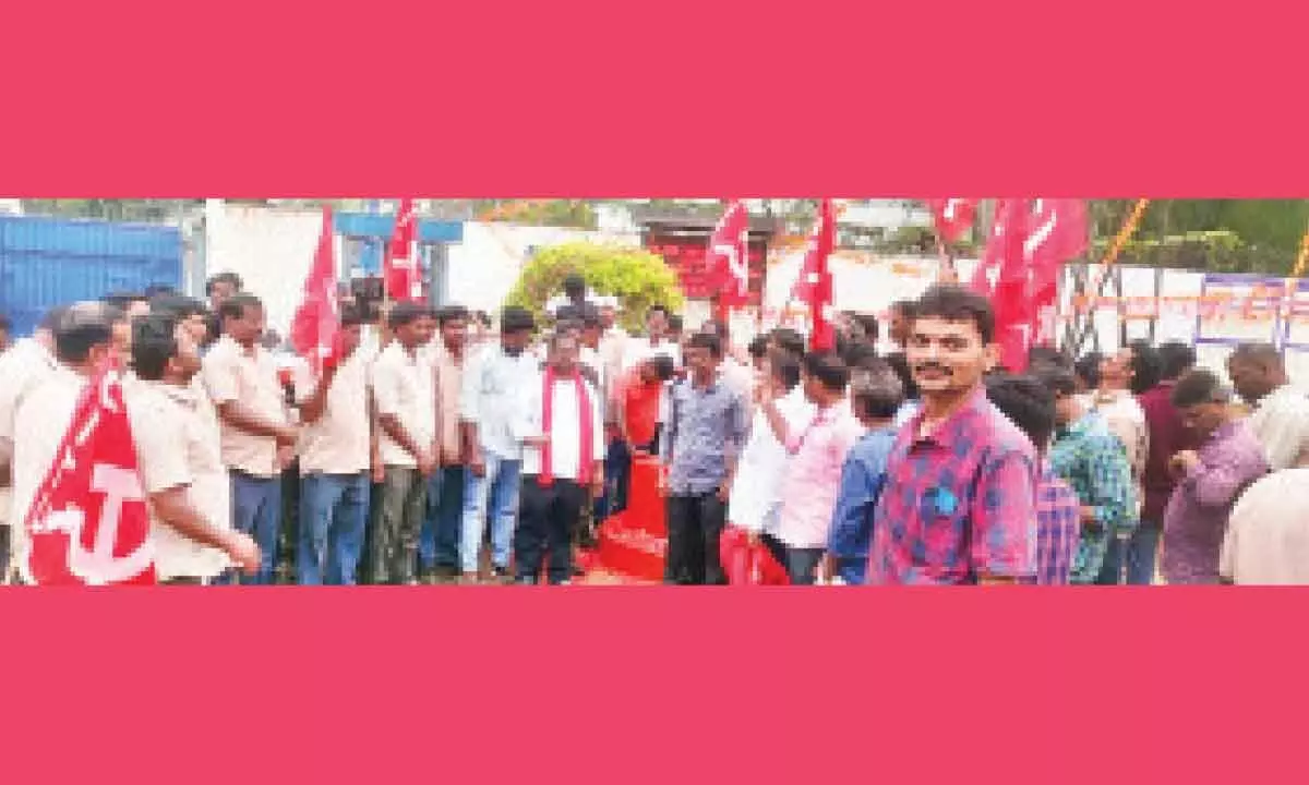 Srikakulam: Fight unitedly for better wages, rights, workers told