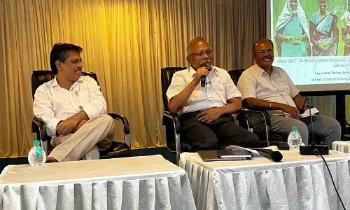 Executive vice-chairman of Ryot Sadhikara Samstha (RySS) T Vijay Kumar addressing the mentors’ training programme in Guntur on Sunday