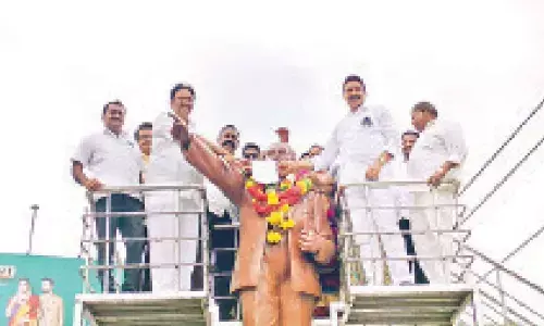 Vijayawada: Sarpanches stage protests across state