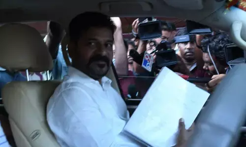 Cops foil Revanth’s Secretariat entry bid; sparks tension