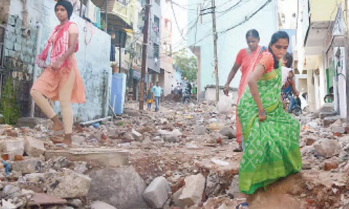 Hyderabad: Vinayak Nagar residents cry foul over dug-up roads