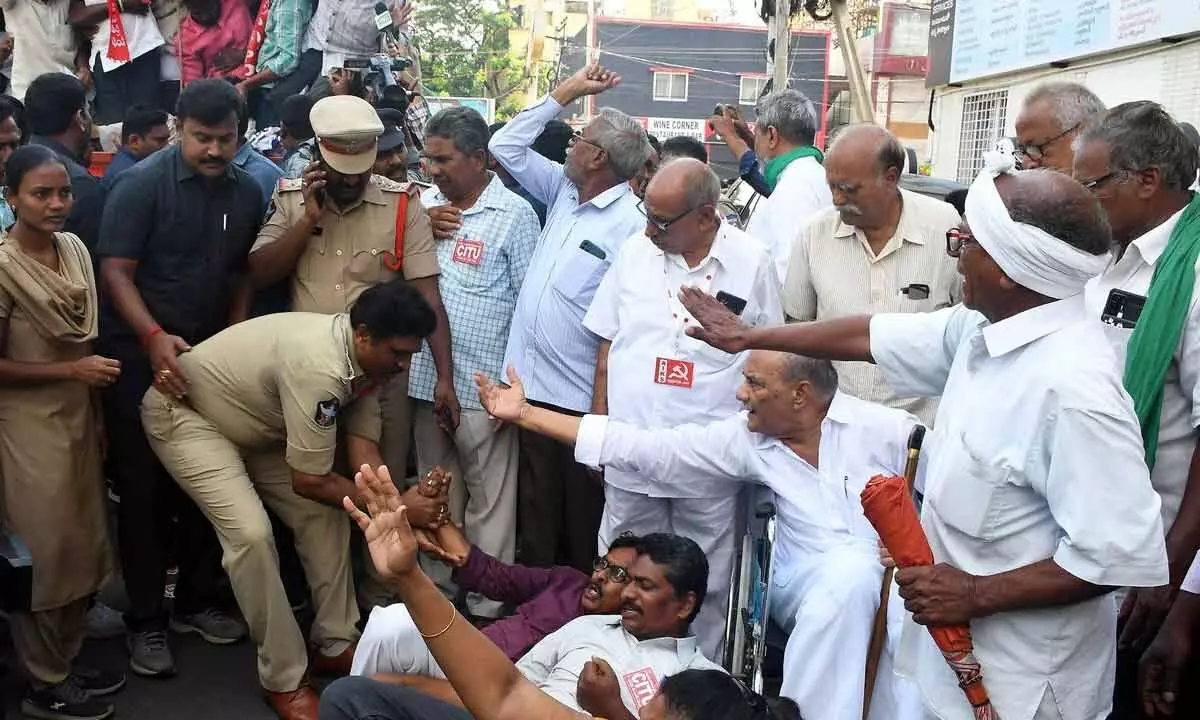 Police arresting the leaders and activists of Left parties and Visakha Ukku Parirakshana Committee, who are staging a protest at NTR veterinary super speciality hospital in Vijayawada on Wednesday							Photo: Ch Venkata Mastan
