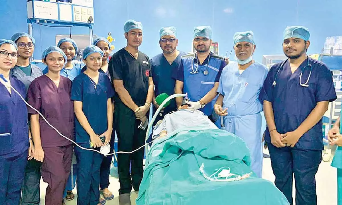 SVS team of doctors conduct rare lung surgery