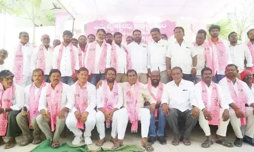 Former Congress leaders join BRS