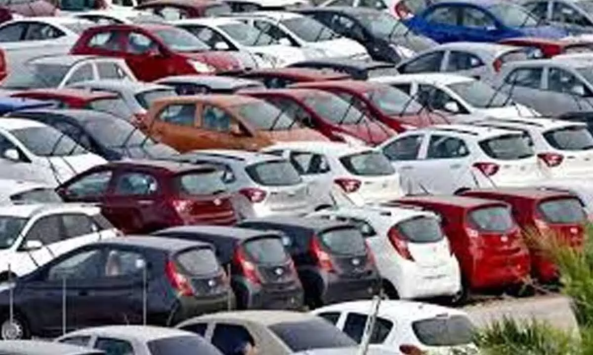 Passenger vehicle retail sales dip 1% in April