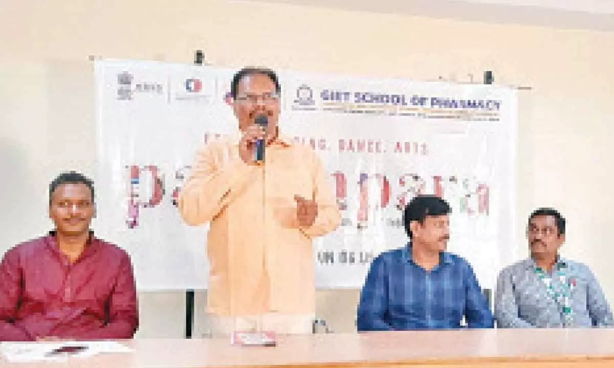 Rajamahendravaram: Acquire knowledge on customs & traditions, students told