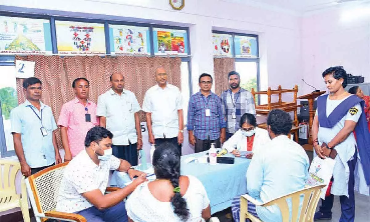 Tirupati: Rayalaseema Seva Samithi conducts eye, blood donation camps