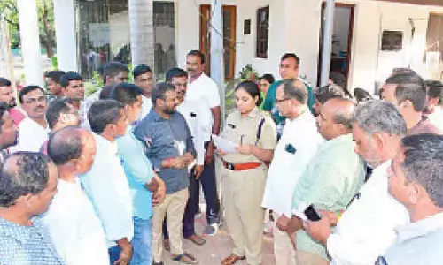 Nalgonda: ‘Cases against HMTV Dalit Bandhu report a blow to Freedom of Press’