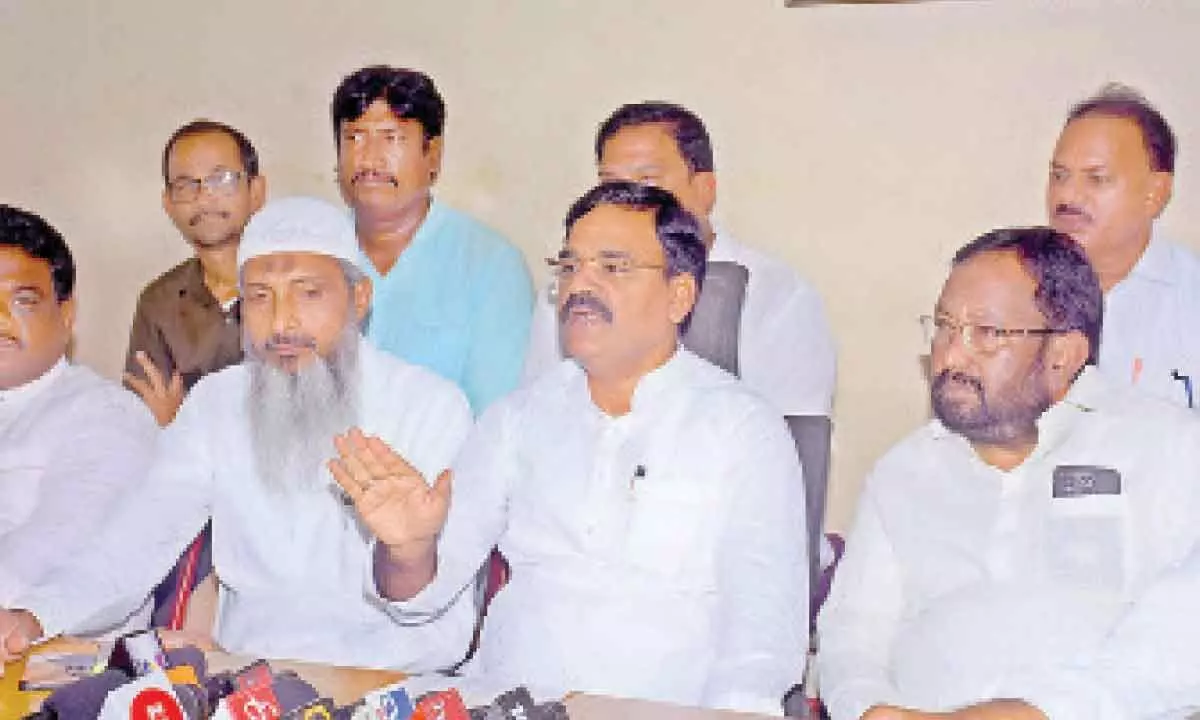 Vijayawada: Haj pilgrimage charges trigger spat between TDP & YSRCP