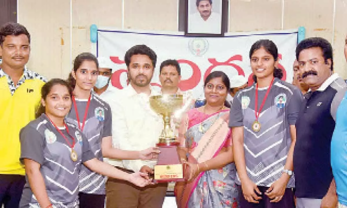 Eluru: State-level Chief Minister Cup competition winners feted