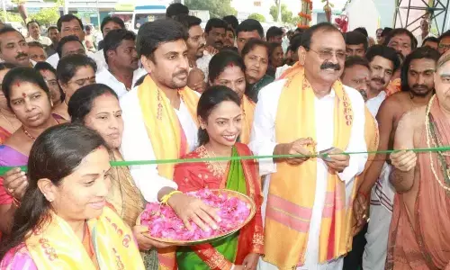 MLA Bhumana Karunakar Reddy and Kanchi Seer Vijayendra Saraswati Swamy inaugurating the master plan road in Tirupati on Sunday. Mayor Dr R Sirisha, Municipal Commissioner D Haritha, Deputy Mayor Bhumana Abhinay Reddy and Corporator Uma Ajay are also seen.