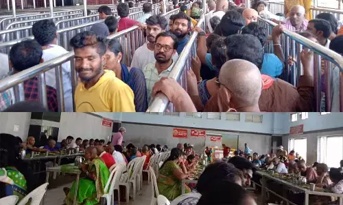 Vijayawada: Delays mar Annaprasadam at Kanaka Durga temple