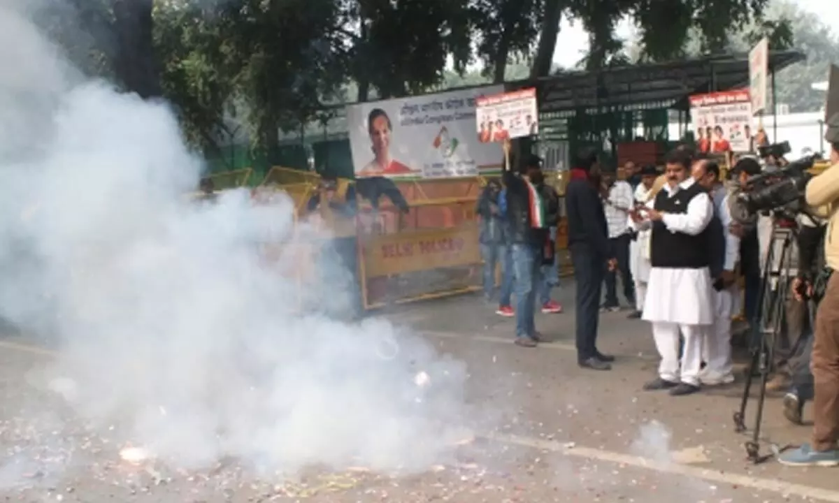 Congress headquarters wear celebratory mood as counting for Karnataka polls begin