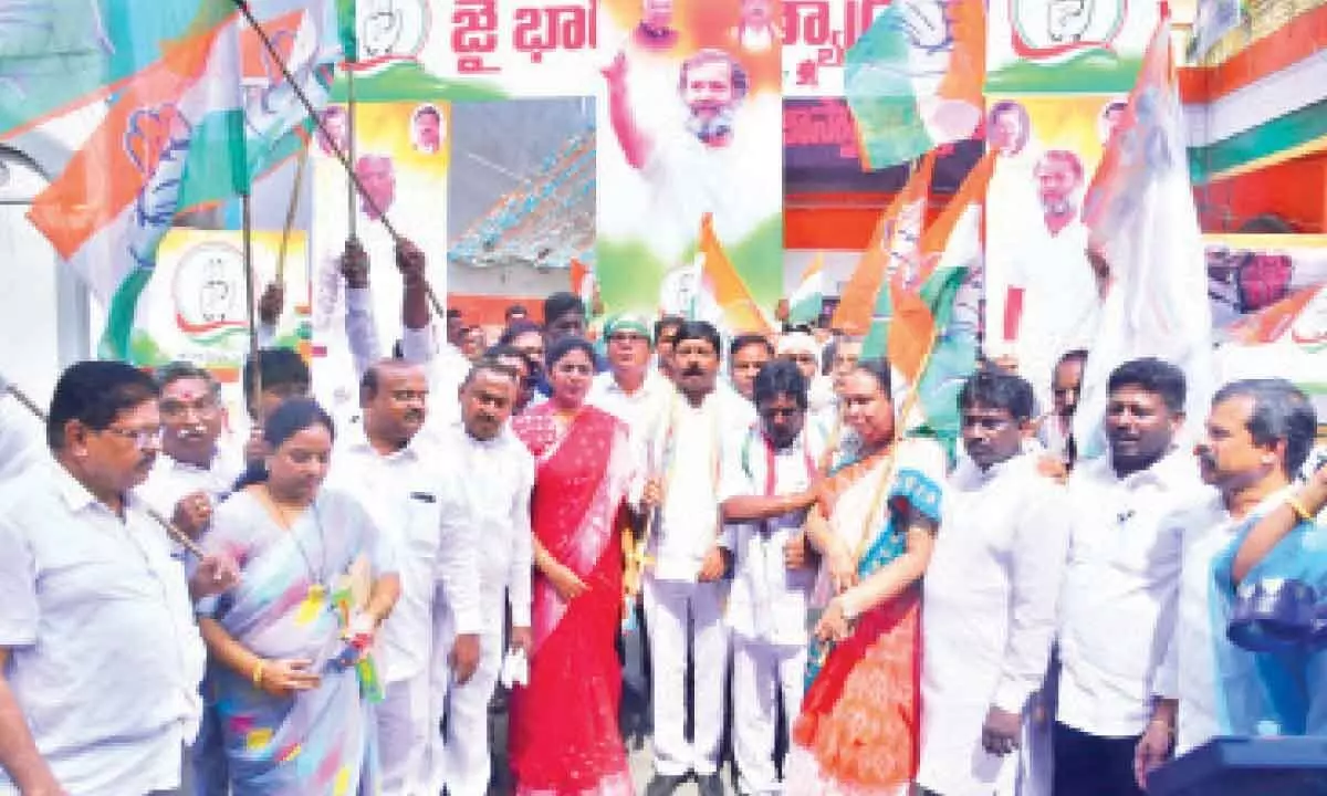 Vijayawada: Congress celebrates Karnataka win