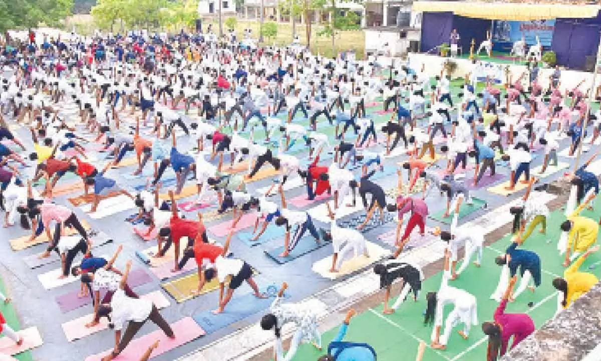 ‘Yoga Utsav’ organised at Vizianagaram Fort