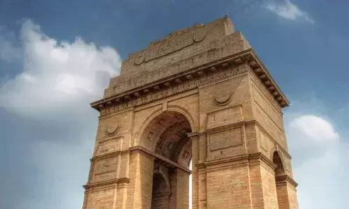 Phrasal Movement in Indian English Poetry