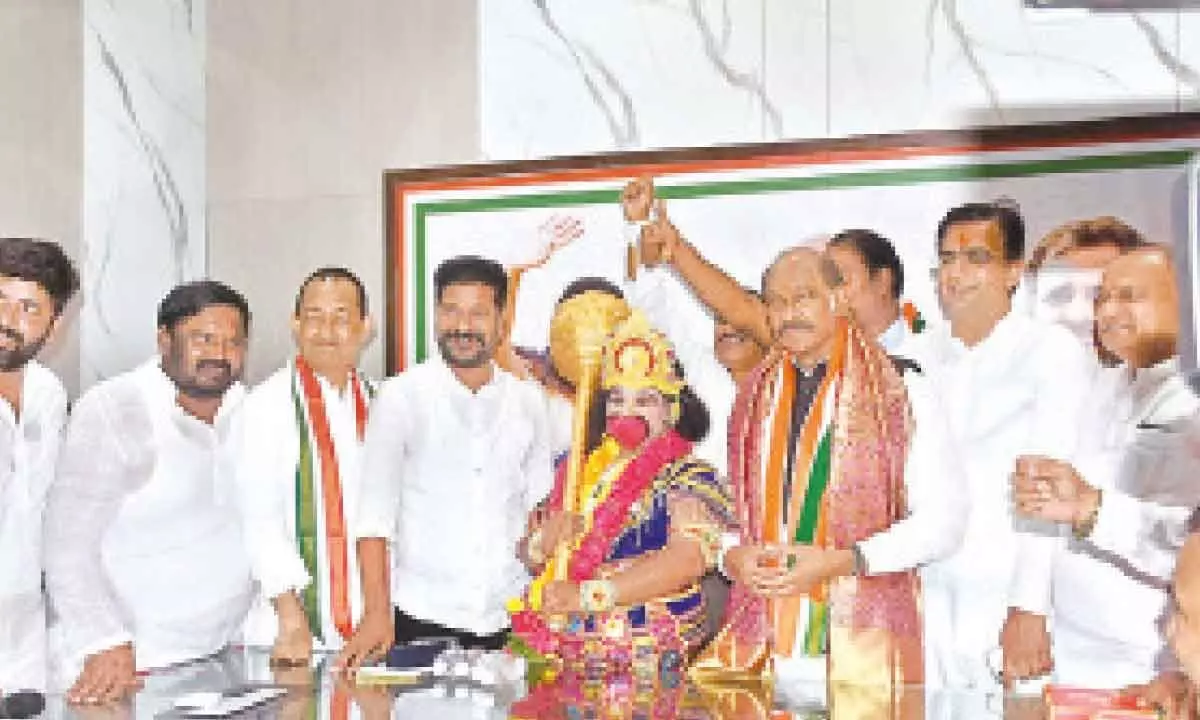 TPCC president A Revanth Reddy, along with AICC Incharge Manikrao Thakre, and other  senior leaders at Gandhi Bhavan in Hyderabad on Saturday