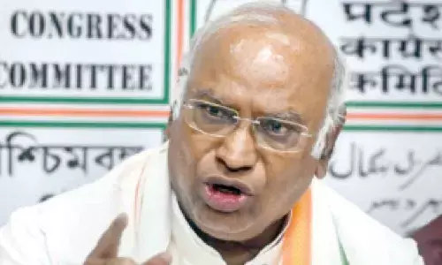 New Delhi: Ahead of crucial CLP meeting, Mallikarjun Kharge heads to Delhi