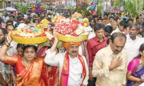 Tirupati: Minister Ambati Rambabu, MP offer Sare to Gangamma