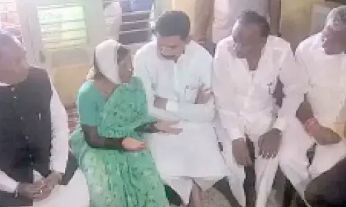 Bengaluru: BJP leaders visit home of murdered party worker, provide compensation