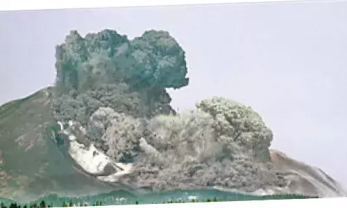 Mountain explodes in Pacific Northwest