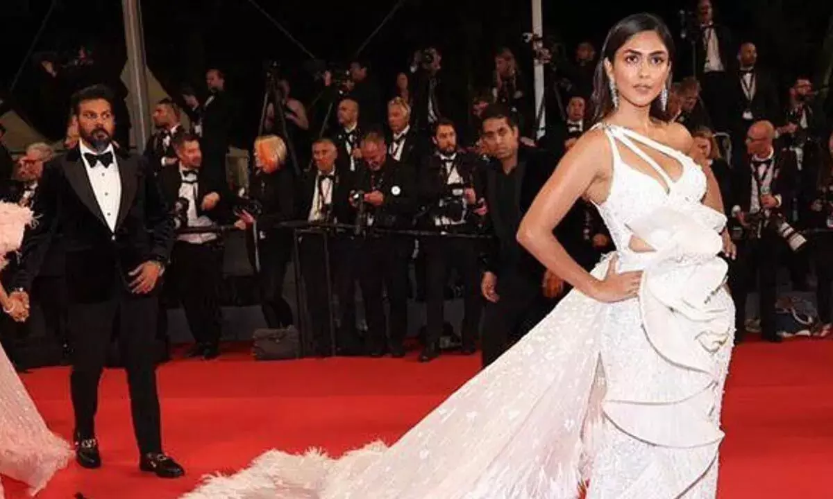 Cannes 2023: Sita Ramam Actress Mrunal Thakur Rocked On The Red Carpet With Her Royal Look
