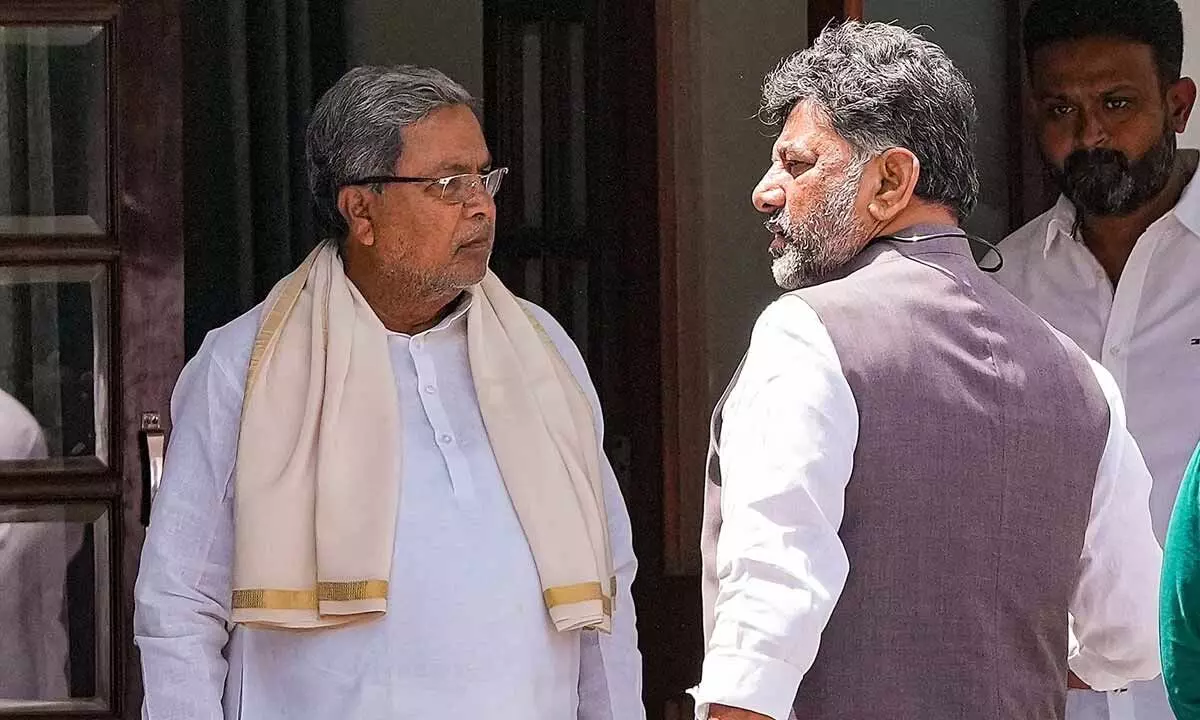 Siddaramaiah, DKS discuss Cabinet formation with high command
