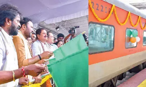 Mahbubanagar: G Kishan Reddy, V. Srinivas Goud flag off new train  from Mahbubnagar to Visakhapatnam