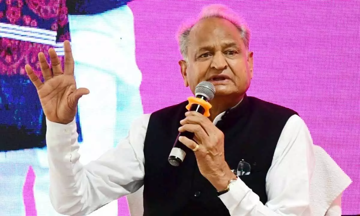 BJP gropes around for issues as Gehlot unleashes welfare blitz