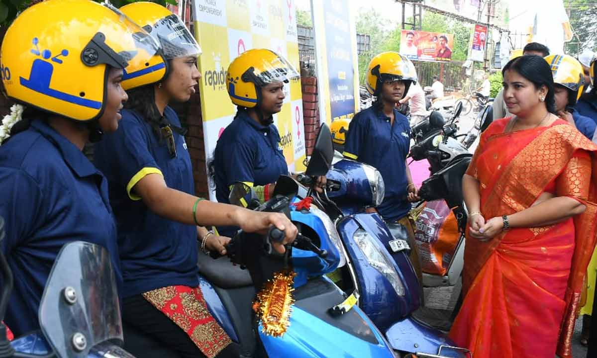 Vijayawada Mayor Rayana Bhagya Lakshmi Rides On Women Rapido Bikes vijayawada-mayor-rayana-bhagya-lakshmi-rides-on-women-rapido-bikes