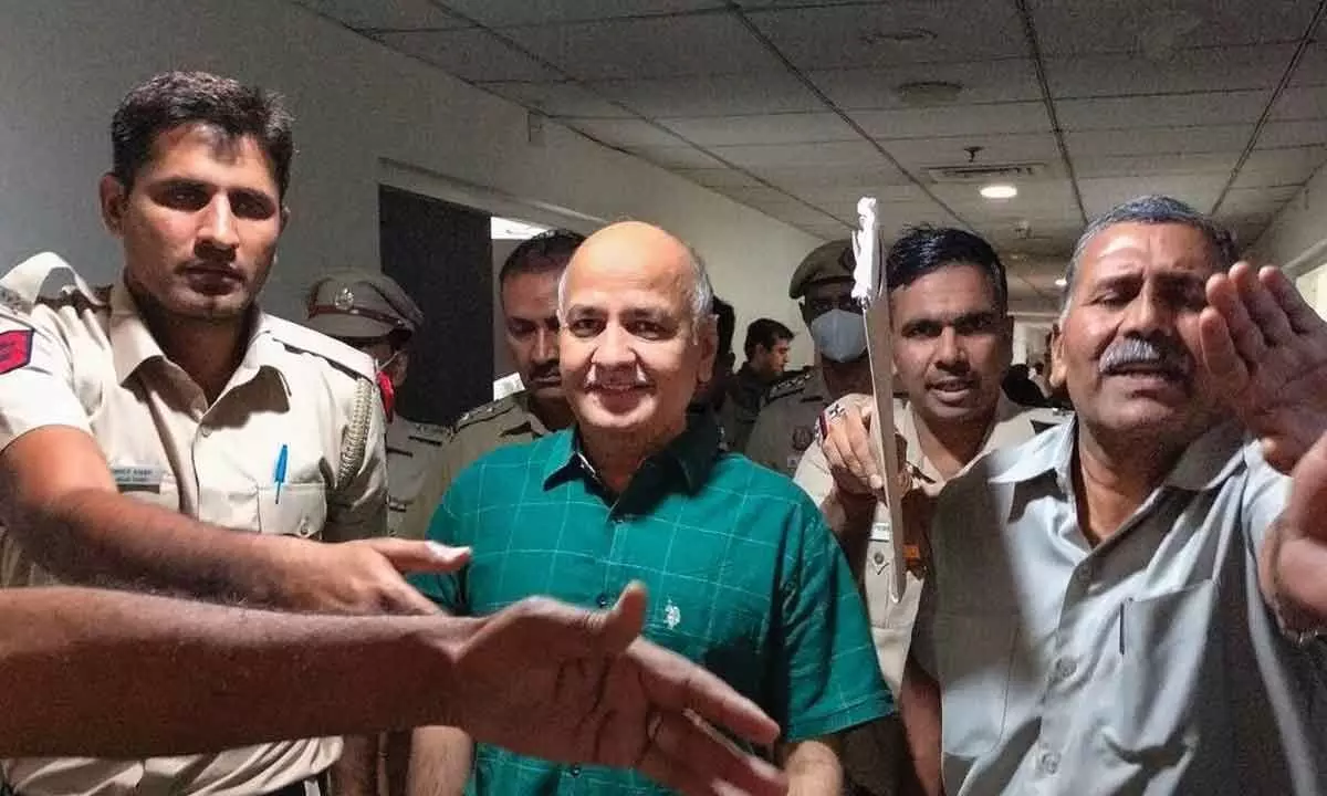 New Delhi: Aam Aadmi Party alleges misbehaviour by cop as Manish Sisodia denied bail