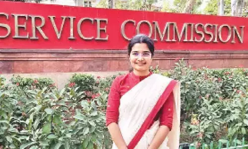 Uma Haarati, daughter of SP Narayanpet