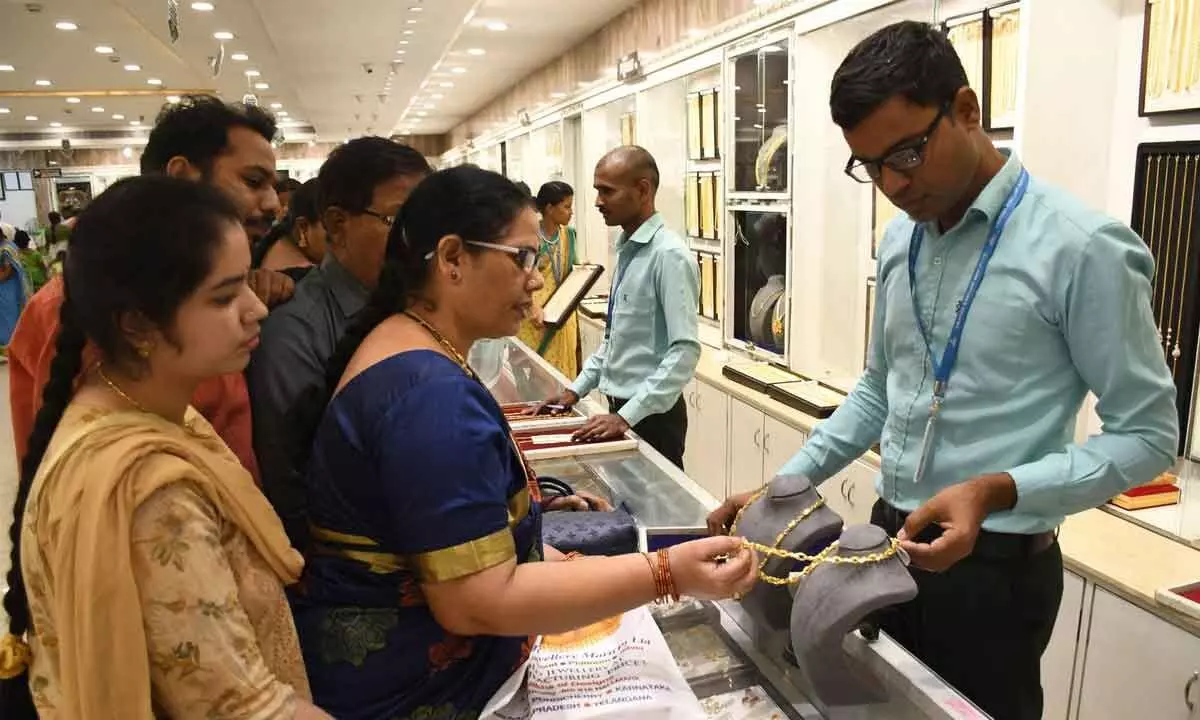 Hyderabad: Gold shops flourish as currency exchanges