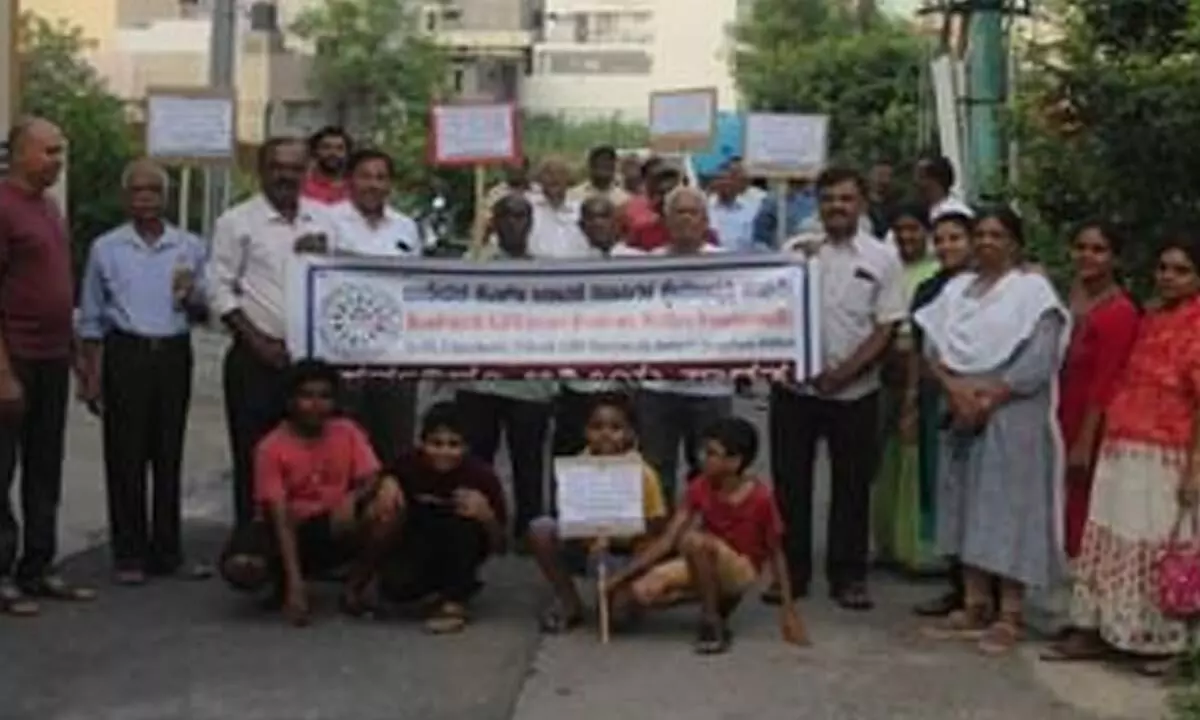 Residents protest poor infrastructure, urge BBMP to complete pending works