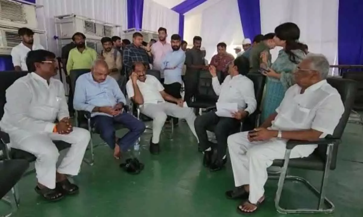 Guntur: Arrangements for CM YS Jagan Mohan Reddy public meeting reviewed