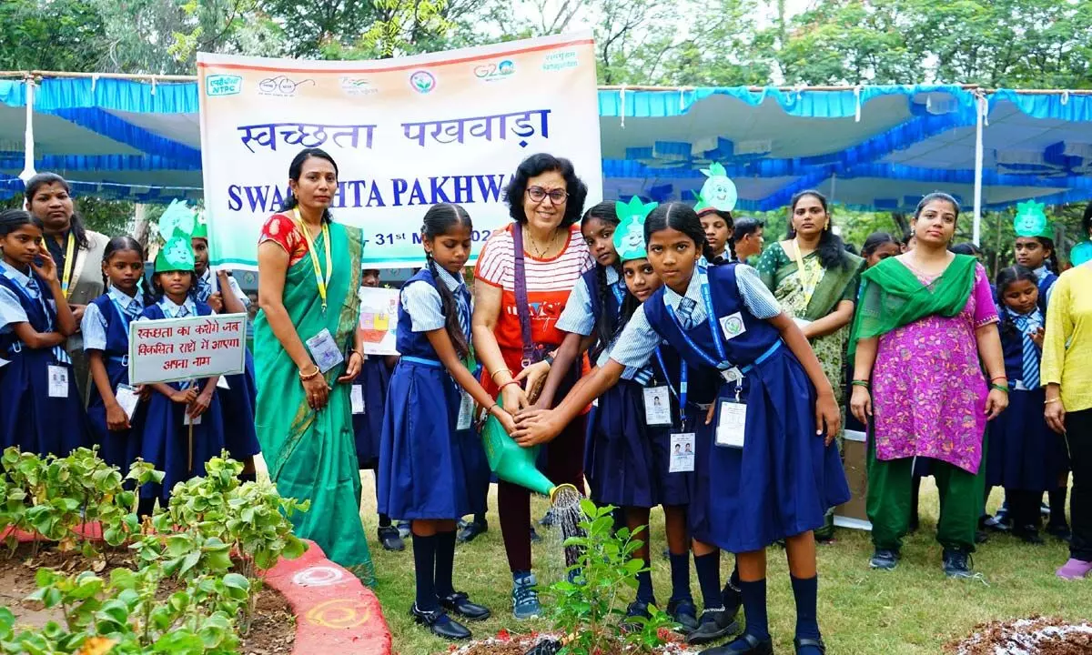 Ramagundam: GEM girls create awareness on cleanliness in NTPC township