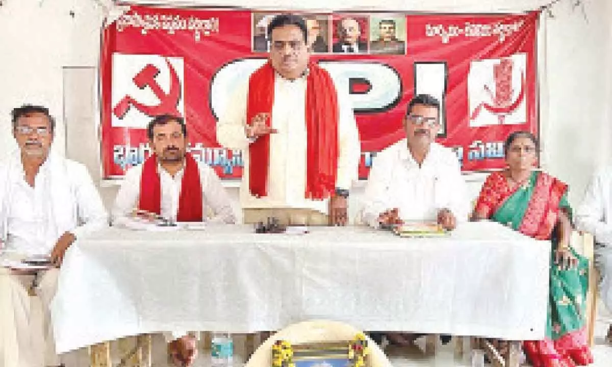 Jangaon: BRS needs Left support to keep BJP at bay said CPI leader Takkalapally Srinivas Rao