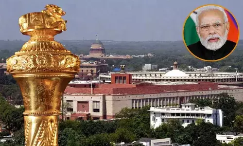 Pontiffs Handover Sengol  to PM Modi